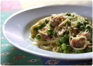 Spaghetti aux petits pois et au jambon cru
