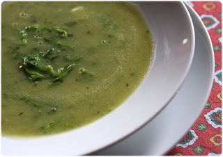 Soupe de fèves à la laitue