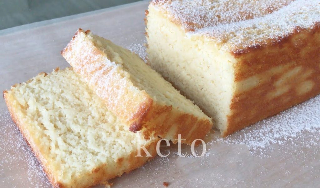 Jogurtový švestkový koláč, nedávám mouku ani ovesné vločky: je lehký jako mrak | Pouze 130 kcal!