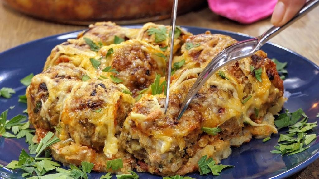 Tyto masové kuličky si podmanily všechny u stolu, připravil jsem je a upekl v troubě takto | Pouze 360 kcal!