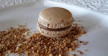 Pralinkový macaron