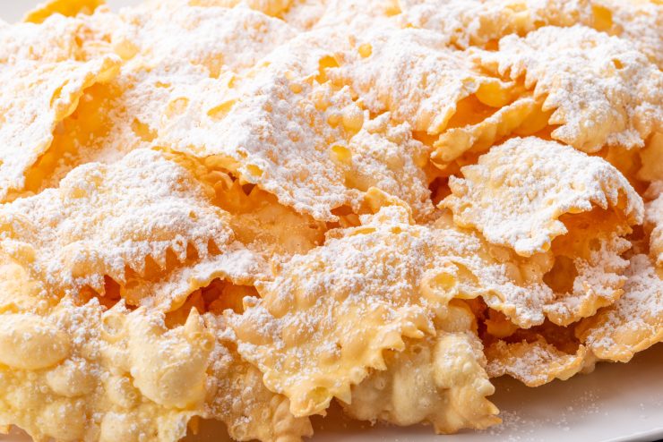 Chiacchière de carnaval: tradiční dezert. Babiččin recept