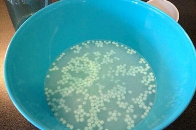 Domácí osvěžovač vzduchu se 3 ingrediencemi: Jeho vůně vydrží dny na plesnivých pohovkách, závěsech a oblečení