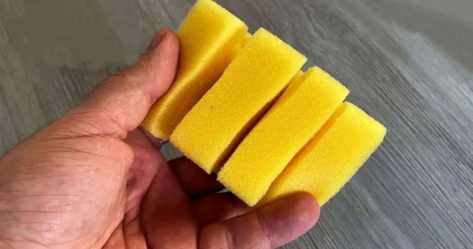 Jakmile na tento trik přijdete, přestanete vyhazovat staré kuchyňské houbičky