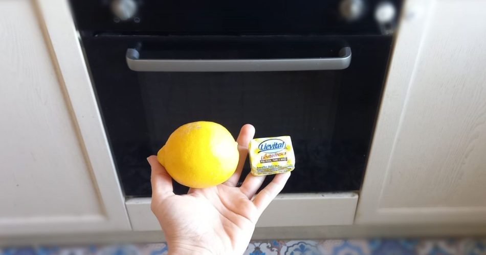 Protože mnoho lidí začne dávat do trouby droždí a citronovou šťávu.