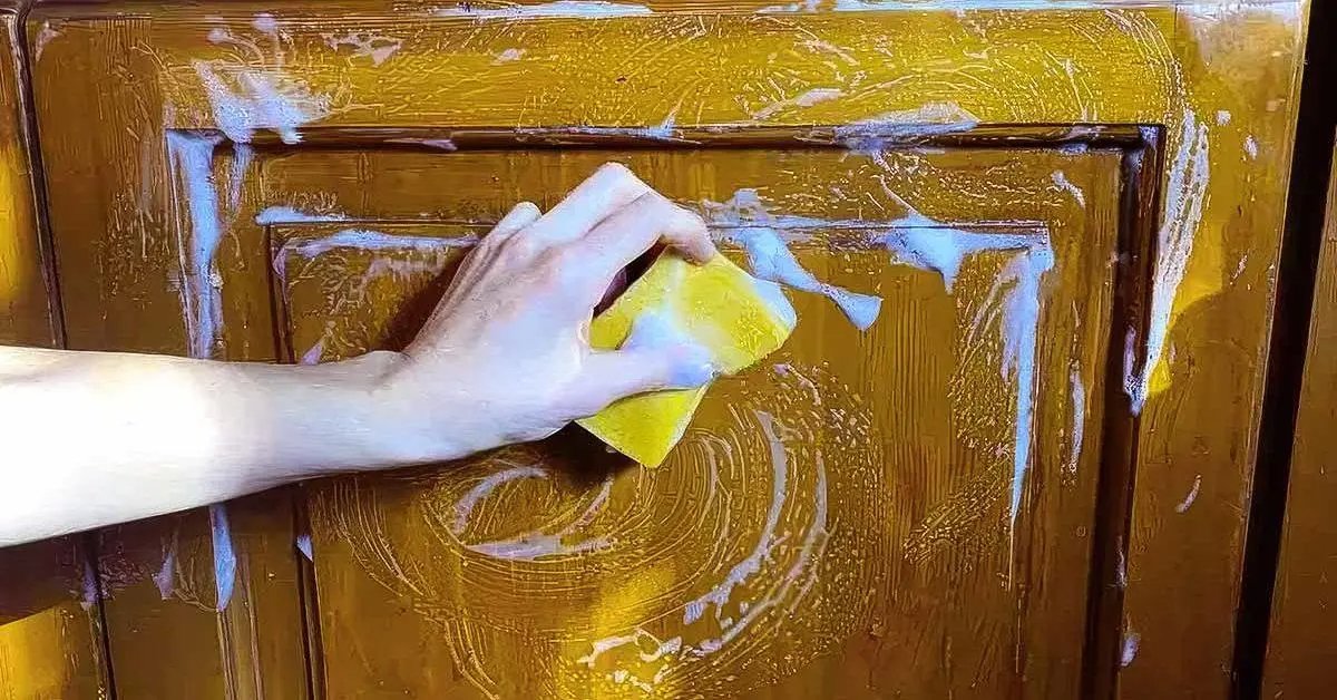 Babiččina rada pro odstranění mastných skvrn z kuchyňského nábytku