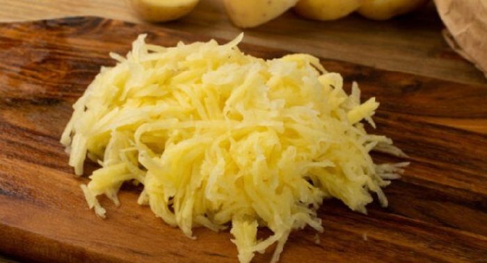 Nastrouhejte brambory 🥔 a přidejte tuto ingredienci: lahodnou a chutnou večeři, která je hotová během několika minut