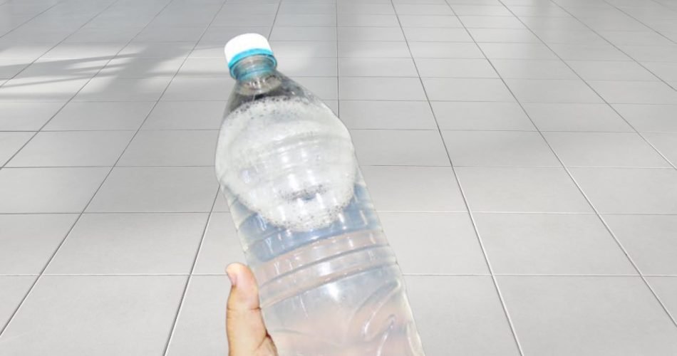 Zde je návod, jak vyčistit podlahu doma pomocí pouhých 3 ingrediencí: Nikdy jsem neměl nic tak bílého