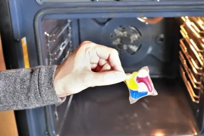 Znali jste tento trik, jak vyčistit troubu mrknutím oka a bez námahy?